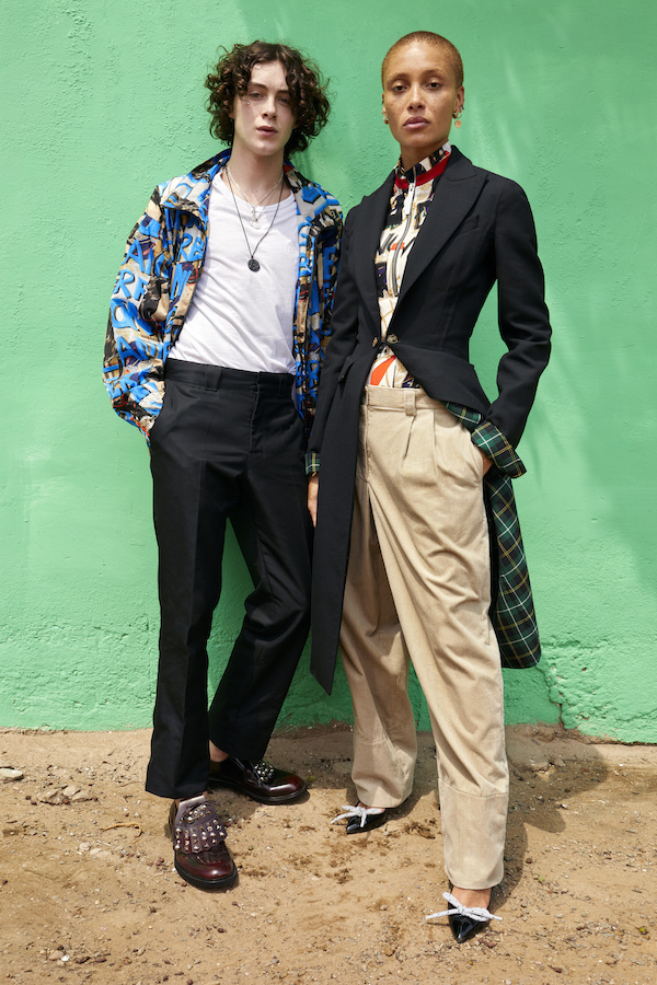 Graffiti on Vintage Checks! Burberry presents its pre-fall Graffiti on Vintage Checks! Burberry presents its pre-fall