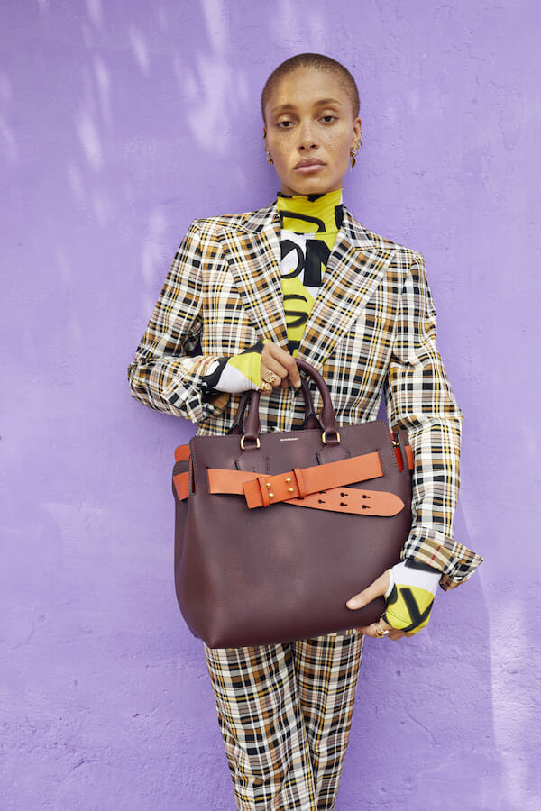 Graffiti on Vintage Checks Burberry presents its pre fall winter 2018 collection. news HOUYHNHNM huinamu