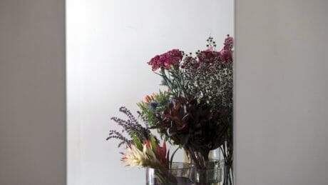 【FOCUS IT.] Adding "color" to men's rooms. What it means to enjoy flowers at Doft, a flower store.