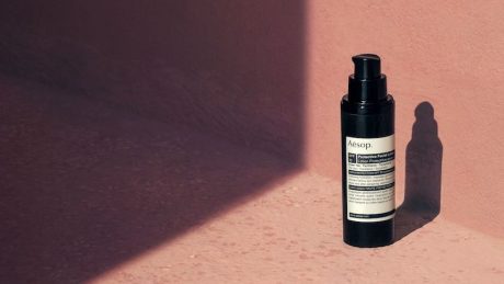 紫外線から守り肌にうるおいを。イソップから顔用日焼け止めローションが発売。