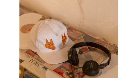 Just before the raging music festival. Popular DJ unit CHANCES WITH WOLVES and Polar collaborated items are released one after another.