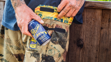 夏に着たい！ボルコムがハワイの老舗ビールブランド、プリモビールとコラボレーション。