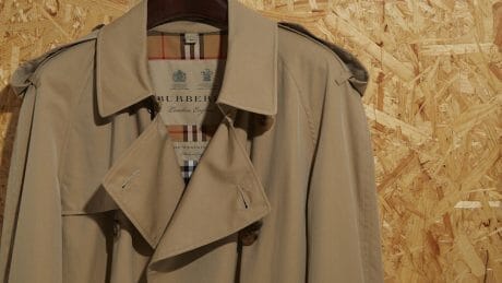 Series "Aspiring Masterpieces" No.44 Burberry's icon in 3 styles and 5 colors.