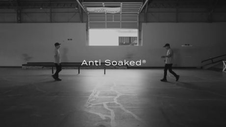 Shigekixのブレイクダンスに重なるACEのラップ！ ナノ・ユニバースが誇る機能カットソー「アンチソーキッド 」のムービーが公開。