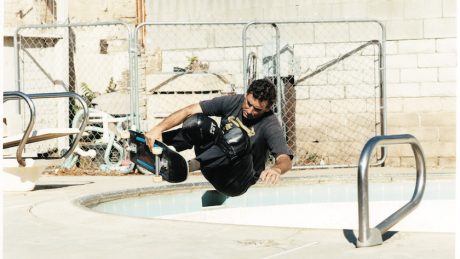 Legendary skaters gather in Japan. LOVE+GUTS, a crossover event between skating and art, was held.