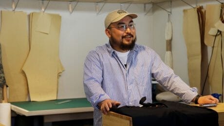 【FOCUS IT.】池ノ上だからできることがある。イージーパンツ専門ブランド、アンスラックスのショップ兼アトリエを訪ねて。