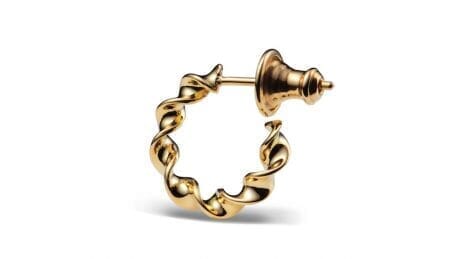 新作は18Kを使用。ワコマリアとキャリアリングによるラグジュアリーなフープピアスが登場。