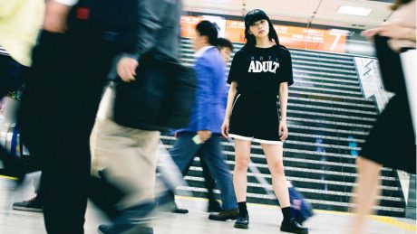 渡辺淳之介が手がけるネグレクト アダルト ペイシエンツがTANGTANGとのコラボTシャツを発表。