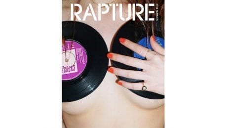 音楽愛を武器にクリエイターやDJとして活躍する22歳、垣畑真由がRAPTURE magazineを発売。