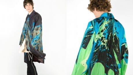 鮮烈なマーブル柄。ドリス ヴァン ノッテンのナイロンコートが限定発売。