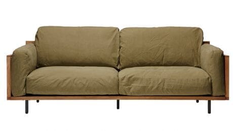 体育館の廃材を家具にする、アクメ ファニチャーの新プロジェクトが始動。