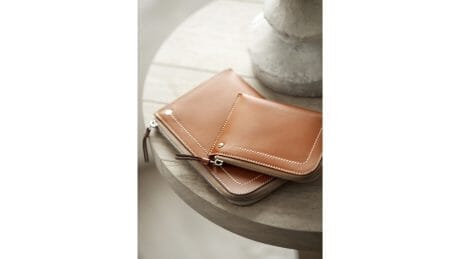 超ハイクオリティなコノリーレザーを使ったラグジュアリーグッズが日本でも手に入るようになります。