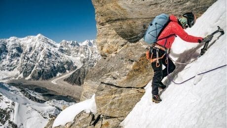 パタゴニアが新たに放つベースレイヤーは、3D構造で縫い目がなく、極めて快適。