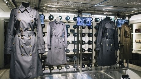 Can be changed to a special button! An event with Burberry's icon will be held.