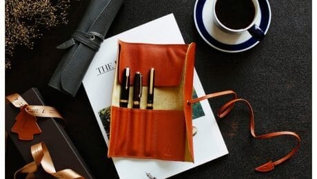 ひと足早く、土屋鞄製造所からクリスマス仕様の特別アイテムがリリース。