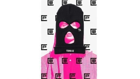 目出し帽がキーアイテムに。10匣とワイズピンクのカプセルコレクション。