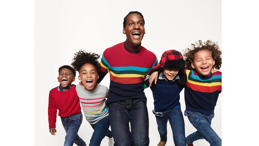 リオン・ブリッジズを起用した、ギャップのホリデーメッセージビデオが公開。 NEWS HOUYHNHNM(フイナム)