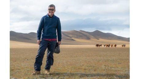 肌寒いこの季節に最適。冒険用品が提案する上質なニットとは。