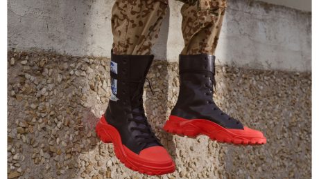 アディダス バイ ラフ シモンズの新作シューズは、挑戦的で未来的。