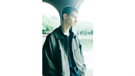 From a work of art to a work of art. The Stein 19 Spring/Summer collection was born from that tulip chair.