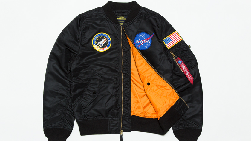 NASAのパッチがジョイントされたL2-B！ ライトなアウターとして