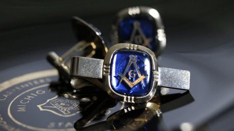 【フイナムズ先行販売】デザインよし、ネタとしてもよし。希少なフリーメイソンのアクセサリーはいかがでしょう。