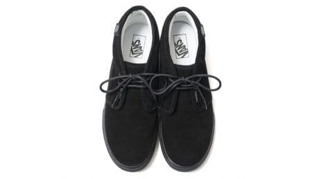 即完必至！ 漆黒のヴァンズ チャッカ ブーツが発売になります。デザインしたのは名手N.ハリウッド。