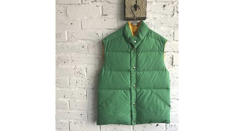 【 Today's Huinamuzu] You want to wear it only when the flowers are cold! How about a beautifully colored down vest?