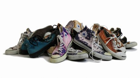 【フイナムズ先行販売】正真正銘の1点もの。手間暇かけてブリーチを施したコンバースのスニーカー。