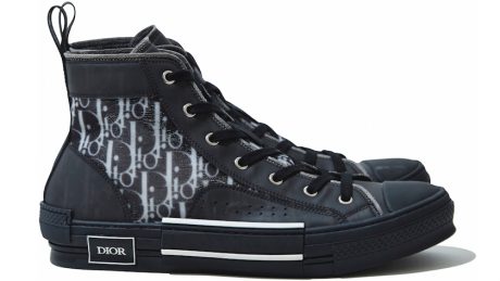 連載「憧れの逸品」No.96 ベールに包まれたディオールのスニーカー。