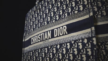 連載「憧れの逸品」No.97 まさにサヴォワールフェールなディオールのバッグ。