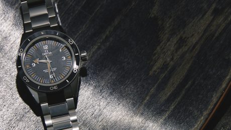 連載「憧れの逸品」No.99 半世紀の時を超えて復活したオメガのシーマスター 300。