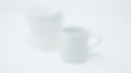 Eight popular artists will create "White Vessels". The exhibition will be held at AELU, a gallery and bistro in Yoyogi Uehara.