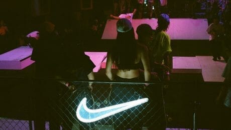 スクランブル交差点“上空”をスケーティングしたある夜のこと。