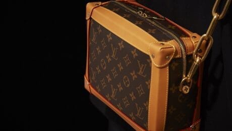 連載「憧れの逸品」No.103 ルイ・ヴィトンのトランクを再解釈したヴァージル流のバッグ。