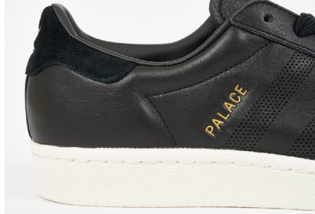 パレス×アディダスのスーパースター!