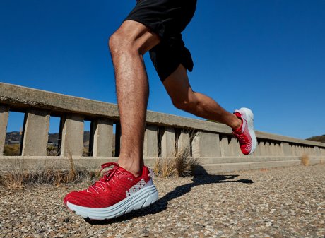 Ultra-thick sole, yet ultra-lightweight. Hoka Oneone's new model is now on sale.