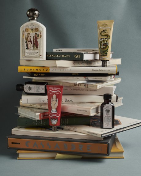 ビューティアイテムとヴィンテージブックという絶妙な組み合わせ。代官山 蔦屋書店で開催されるフランス発の老舗ビューティケアショップ展。