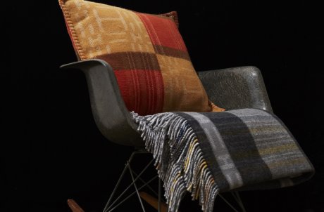 Aspiring Masterpieces" Series No.108 Cushions and blankets that show Hermes' unshakable strength.