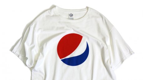 【今日のフイナムズ】見覚えのある赤 × 白 × 青のロゴマーク、この正体は果たして!?