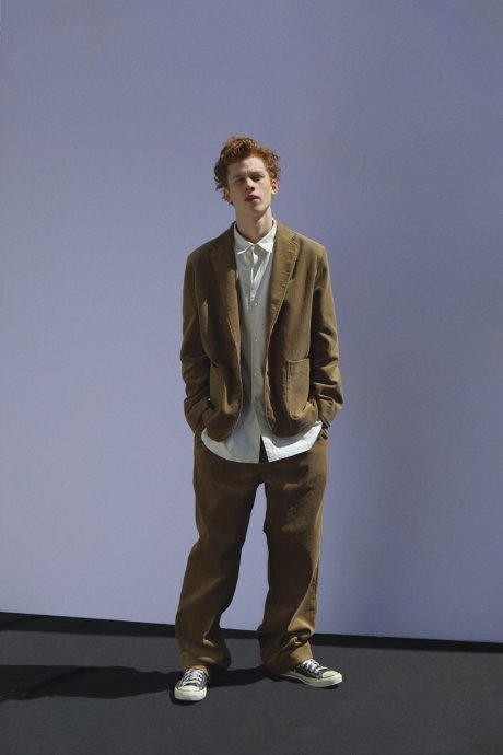 A men's brand with strength that will not weather the times is being started, and its name is Lino.