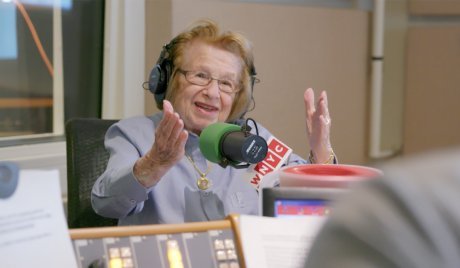 【試写会プレゼント】彼女の言葉、すべてが心に刺さる。90歳のセックス・セラピストの半生から学ぶ、素敵な人生をおくるためのイロハ。