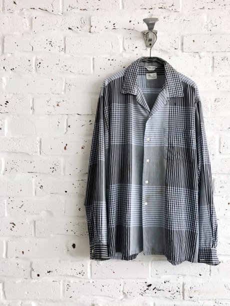 開襟シャツを解禁してみてはどうでしょう。