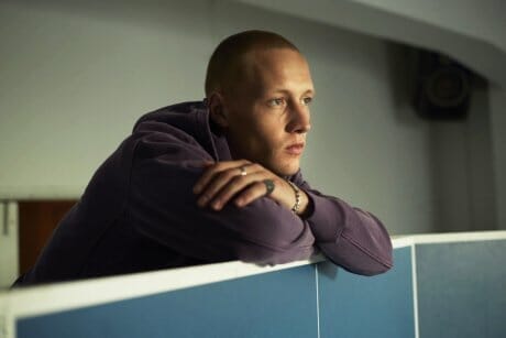 初秋のファーストチョイスにレミ レリーフの別注を。19AW / ナノ・ユニバースとスタイリスト 荒木大輔編。