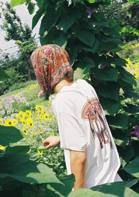 Osaka-based Raja Brook launches a capsule collection at BEAMS T Harajuku.