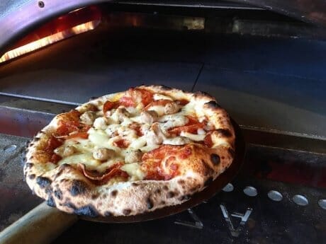 【HNF NEWS】車でピザ焼いちゃうよ！ イタリアンフードだけど、おすすめは“アメリカーナ”！