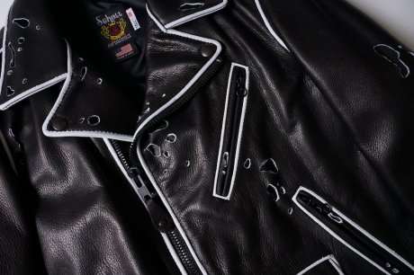 5名のクリエイターによるスペシャルピースが一堂に。ショットのチャリティプロジェクト。