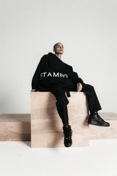 Stamped originality in monotone. The autumn/winter collection is also a step ahead of the scene.