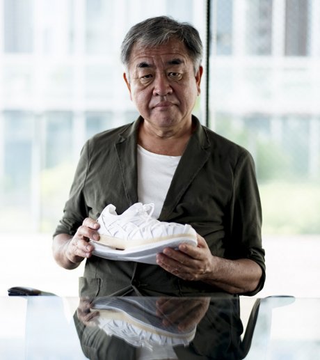Limited to 2020 pairs worldwide. ASICS's new running shoes are now available in collaboration with architect Kengo Kuma.