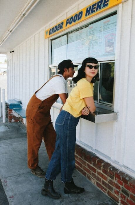 スケートとアメ車がタッグを組みました。グラフィックにご注目あれ！